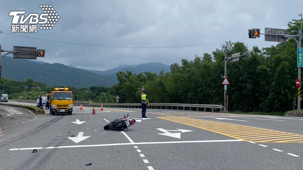 曳引車擦撞機車造成84歲的機車騎士身亡。（圖／TVBS）