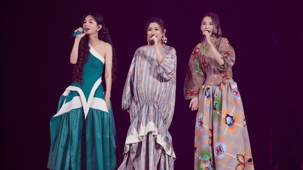 S.H.E這次合體是3+1，Selina還帶了寶寶「小腰果」一起亮相。（圖／何樂音樂提供）