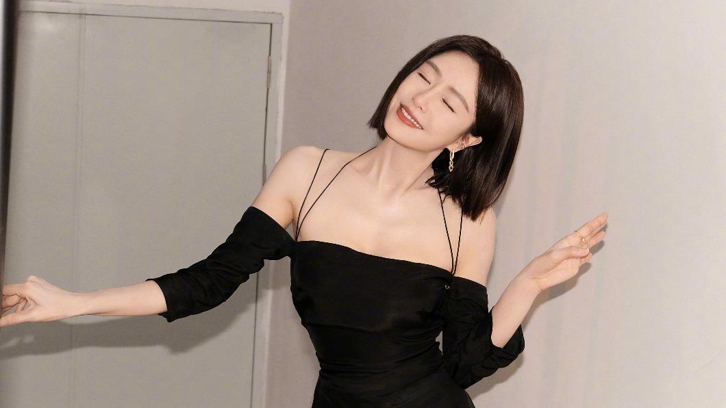 最美皇后秦嵐火辣身材登熱搜 44歲5祕訣維持完美體態