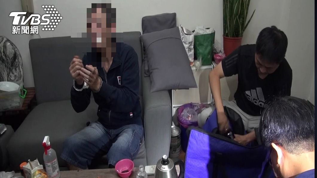 黃嫌會請老客戶幫他跑腿將毒品給其他藥腳。(圖/警方提供)