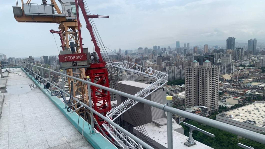 曾釀中捷列車事故 興富發建案塔吊基座將拆除