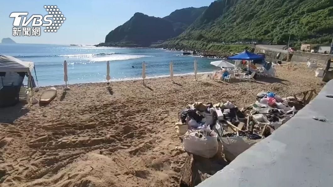 爸爸帶6歲女兒到基隆大武崙沙灘玩水身亡。(圖/TVBS)