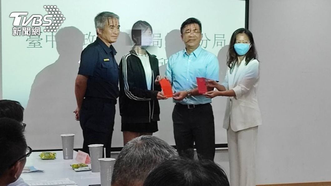 顏小姐期許未來也能向需要幫忙的家庭伸出援手,把愛傳出去。(圖/TVBS)