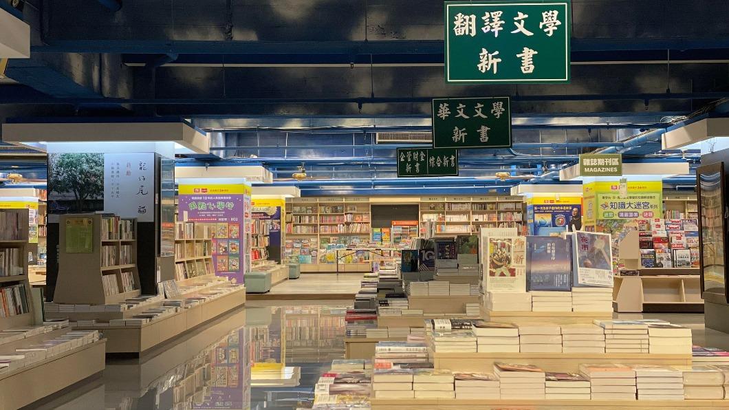 政大書城將繼續營運。(圖/翻攝自台南政大書城臉書)