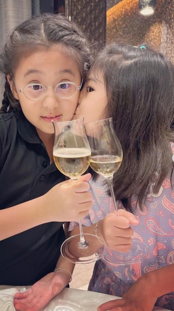 賈靜雯愛女咘咘8歲生日。(圖/翻攝自賈靜雯IG)