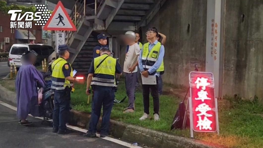 警方針對改裝車強力取締。（圖／TVBS）