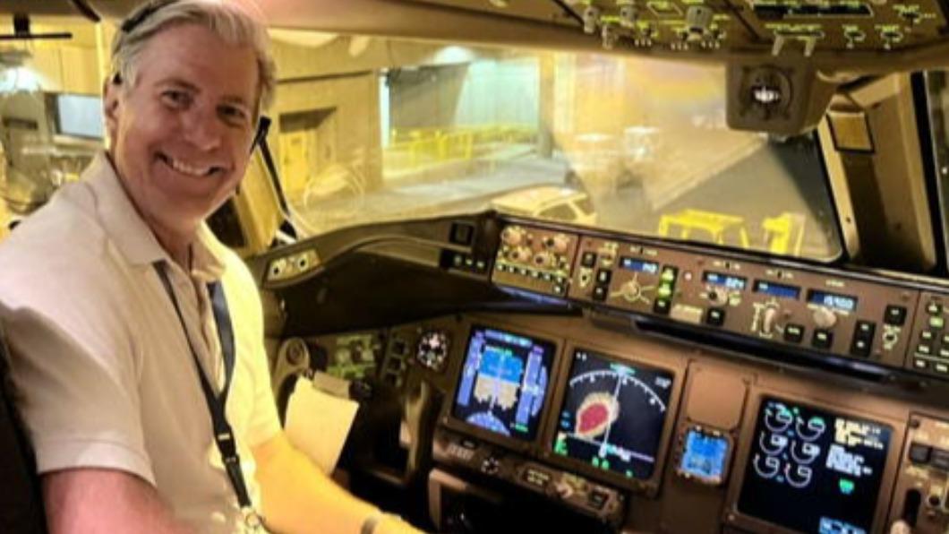 英雄!美機師休假遇夏威夷野火 自願開飛機載300人逃生