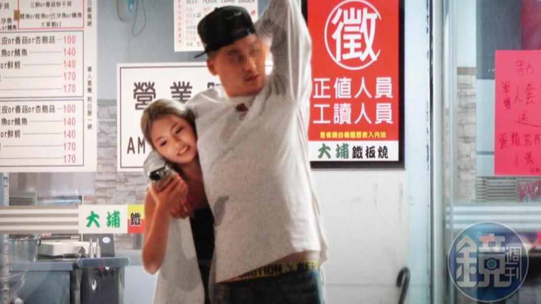 一晚狂吃3次!分手30億富二代 鮪魚夜會新歡「勾入懷中肉貼肉」