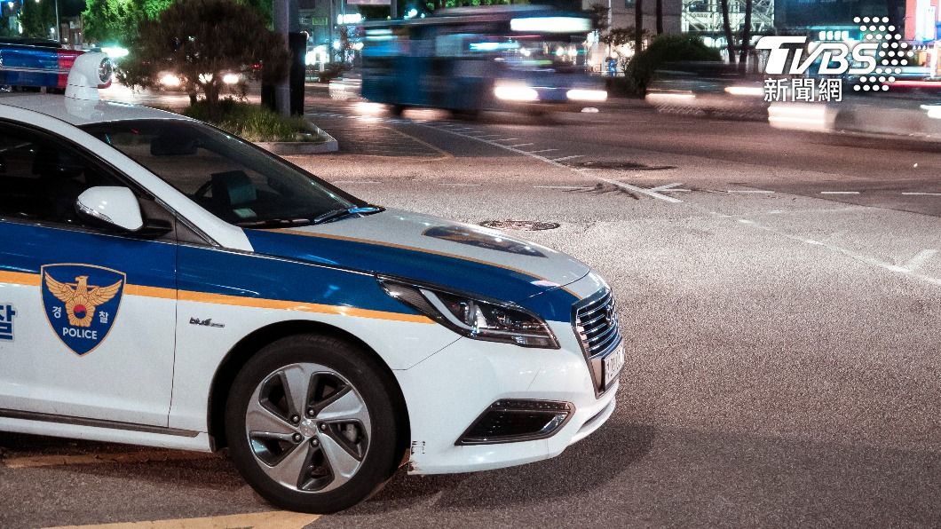 首爾警方到場後在購物中心洗手間內尋獲贓物。(示意圖/shutterstock達志影像)