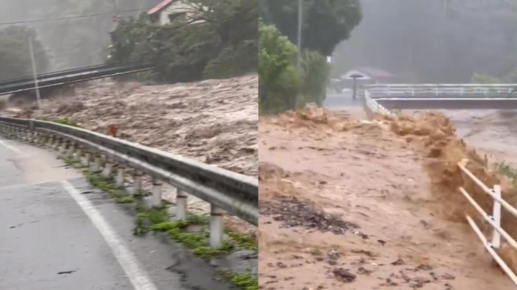 鳥取市佐治地區河水暴漲,大量砂石、泥水淹沒道路。(圖/翻攝自@rxWtLDGFTDJIcPE、@28Ins 推特)