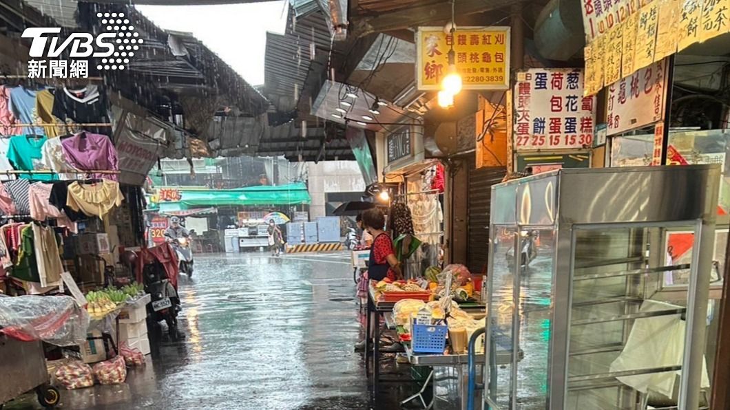 早餐店出意外!新北男遭壓麵機重壓 多根手指變形送醫