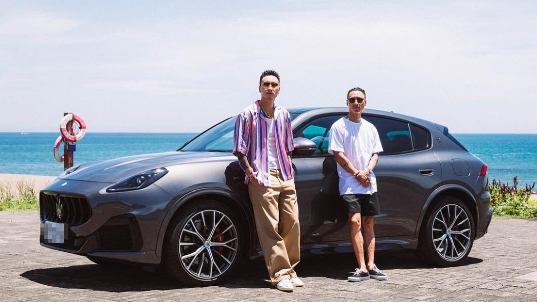 王陽明經營YT頻道介紹名車。(圖/翻攝FacebookSunny 王陽明)