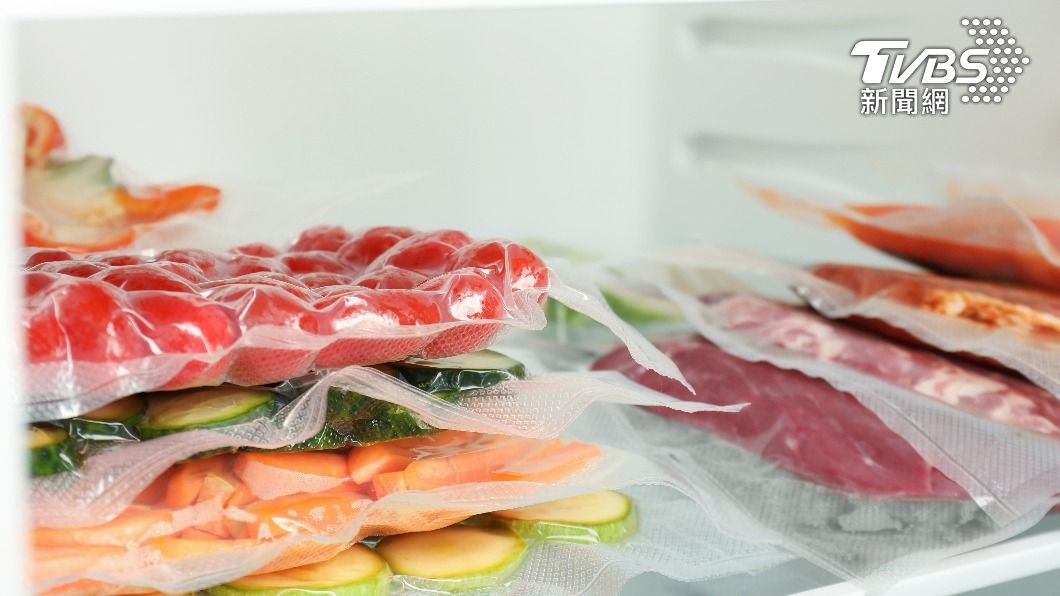 買真空包裝的魚肉品,可防止食物中毒。(示意圖/shutterstock達志影像)