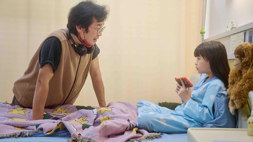 魏德聖陷欠債風波「新片照上映」 曾沛慈當媽為癌女剃髮