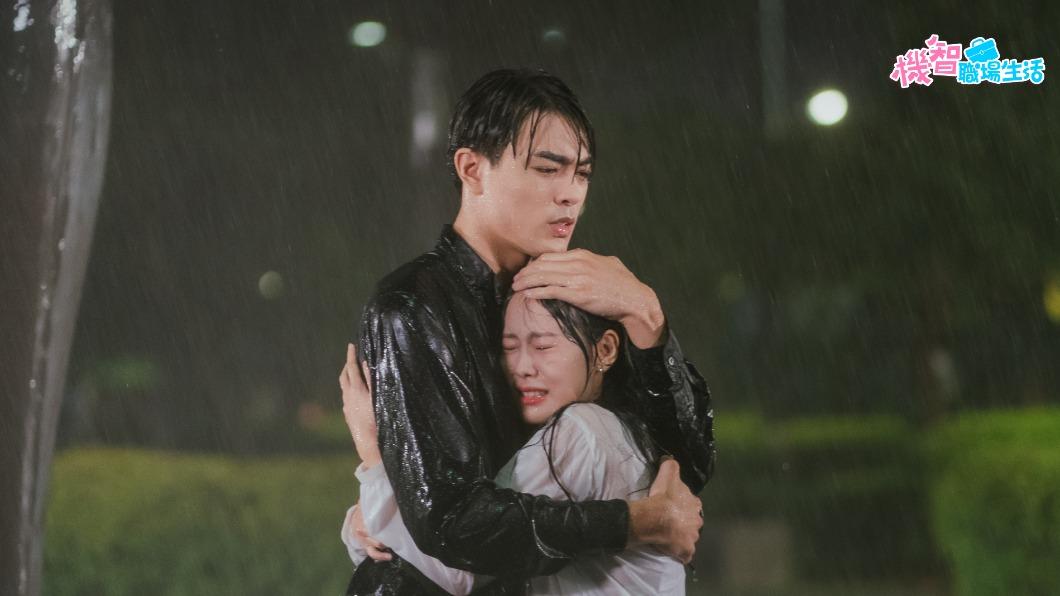 楊翹碩(左)與孔令元都對淋雨戲印象最深刻。(圖/LINE TV提供)