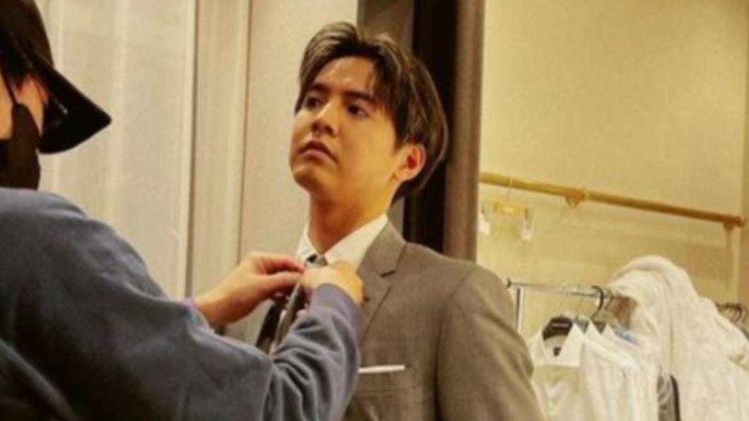 片寄涼太為放浪兄弟AKIRA(黑澤良平)的師弟。(圖/翻攝自片寄涼太IG)