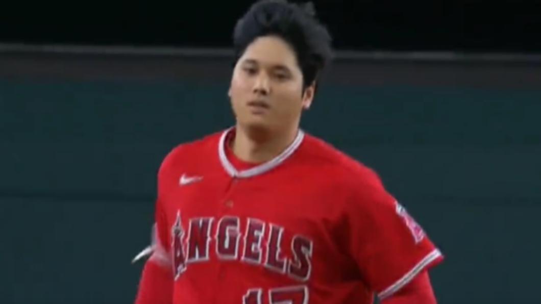 MLB／打到頭盔掉！大谷42轟出爐　差1轟追平全壘打王