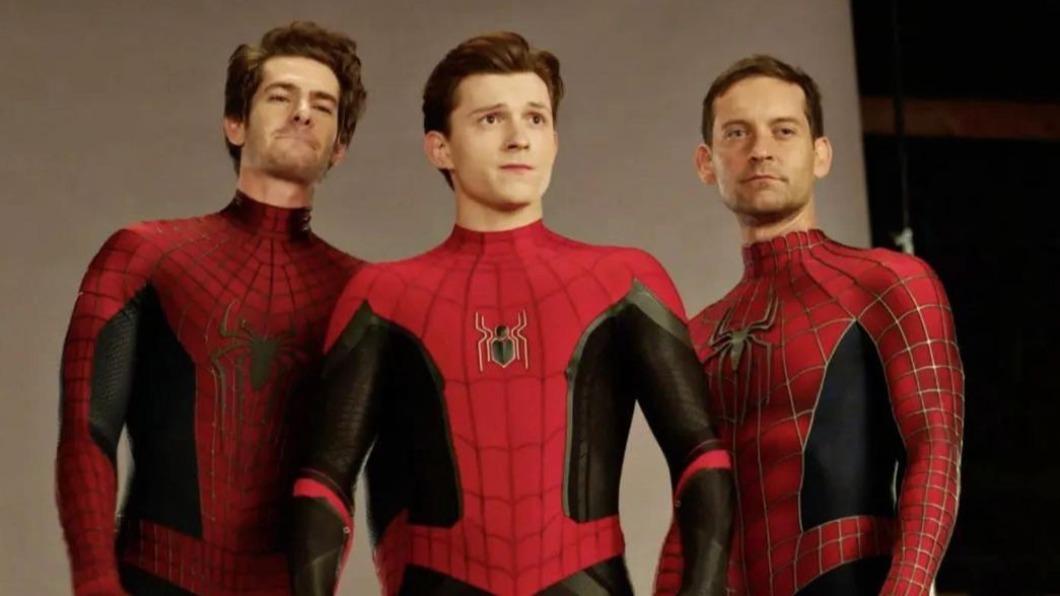 安德魯在電影中集結三代蜘蛛人同堂的名場面。(圖/翻攝自IG@andrew_garfield83)