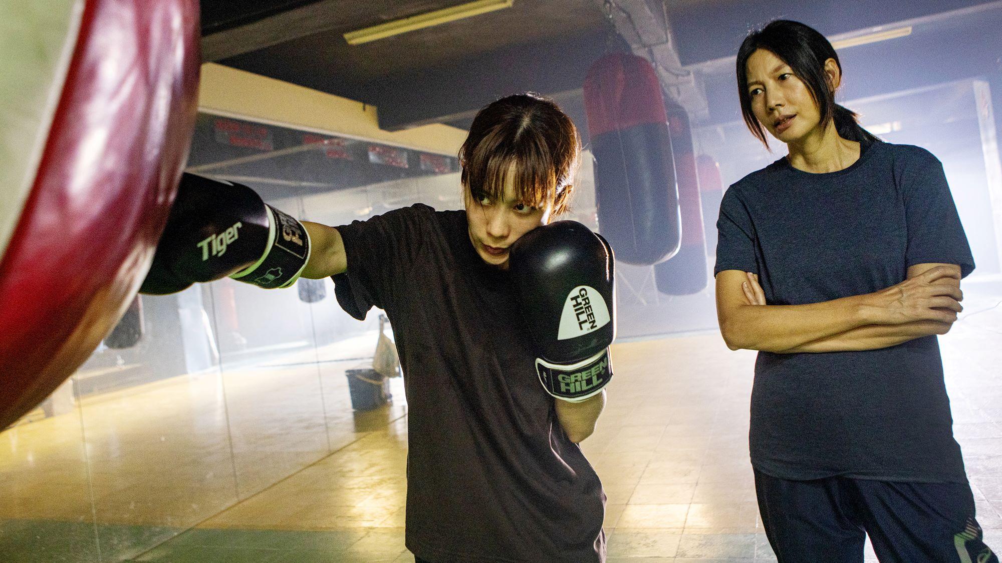 丁寧(右)及温貞菱攜手主演《倒數回擊》。(圖/桃園電影節提供)