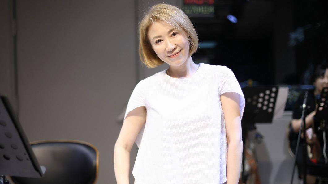 李翊君特地準備了三套服裝。(圖/寬宏藝術提供)