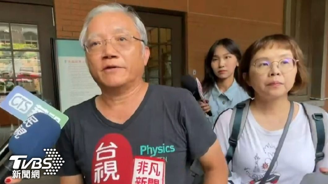 教授藍崇文剛踏進實驗室就發生爆炸。（圖／TVBS）