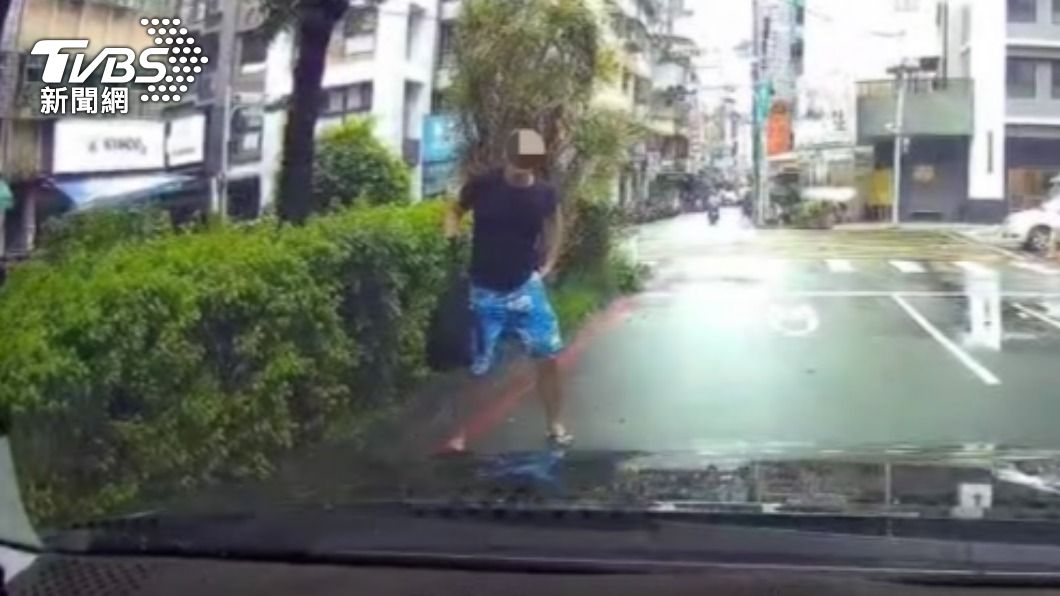 運將緊急逃離現場前往派出所，員警到場時乘客已離去。（圖／計程車駕駛員職業工會發言人李威爾提供）