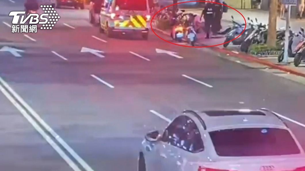 警方到場關切。（圖／TVBS）