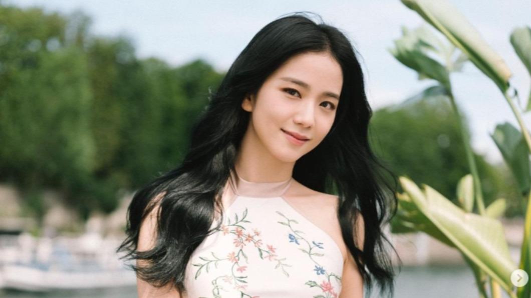 Jisoo44公斤還要減肥? 拿甜甜圈不能吃「喊餓」