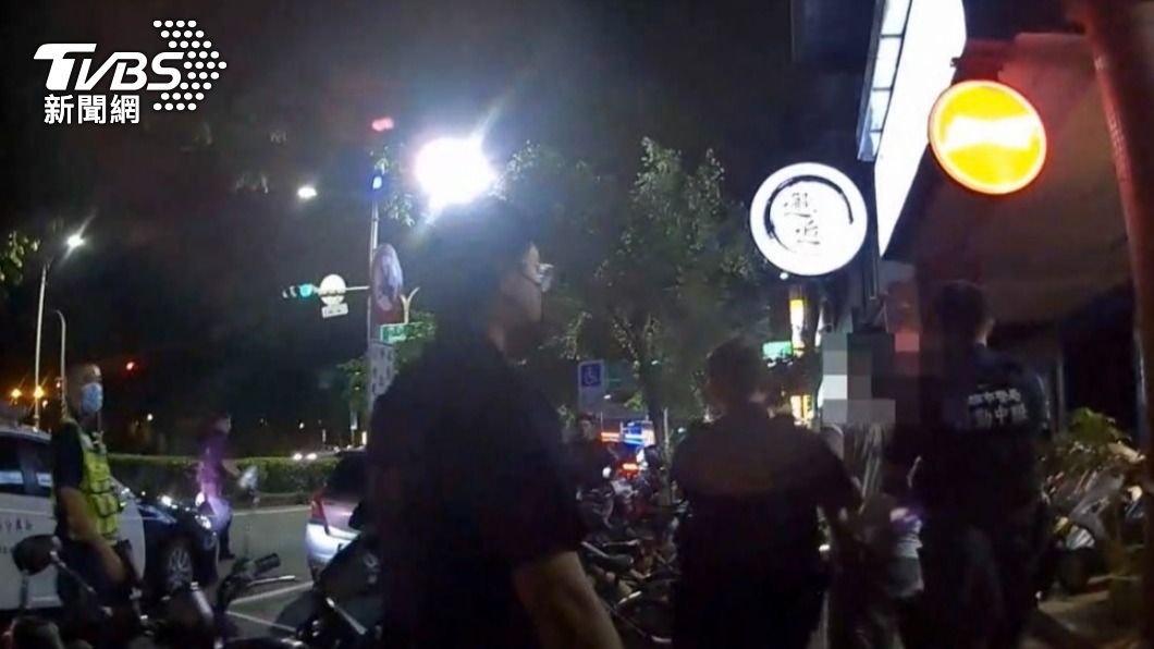 酒客撩妹被阻!竟拿「酒瓶」互毆 驚動快打部隊壓制