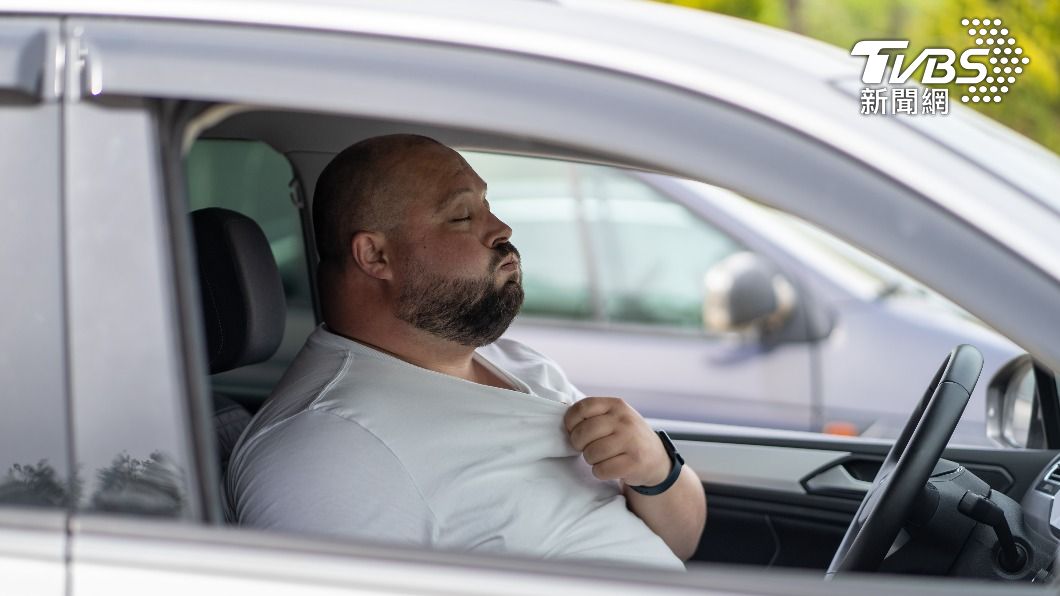 上車前可以打開車窗通風降溫。(示意圖/Shutterstock達志影像)