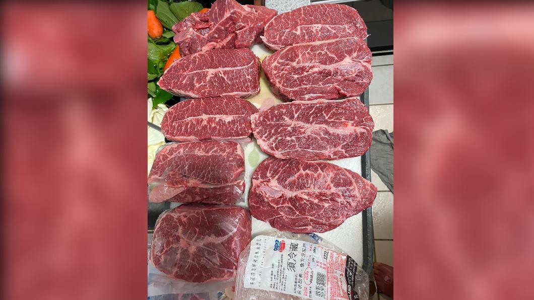 網友購買售價1222元的「美國特選嫩肩里肌真空包」。(圖/翻攝自臉書「Costco好市多 商品經驗老實說」)
