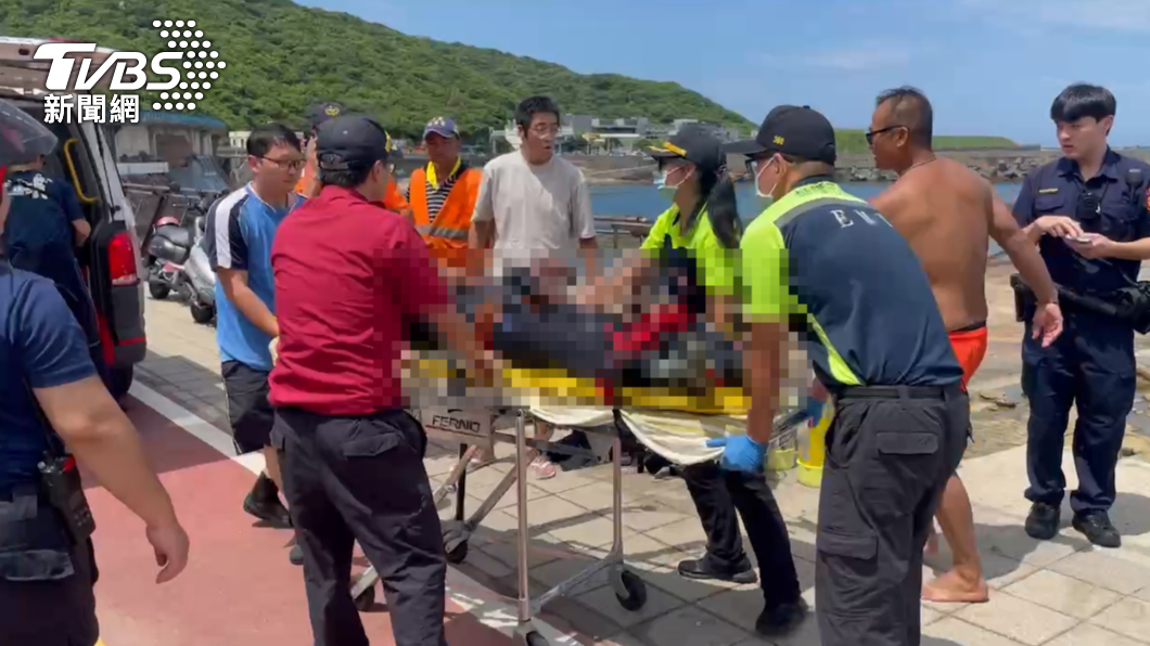 吳姓教練立即被送往長庚醫院治療。(圖/TVBS)