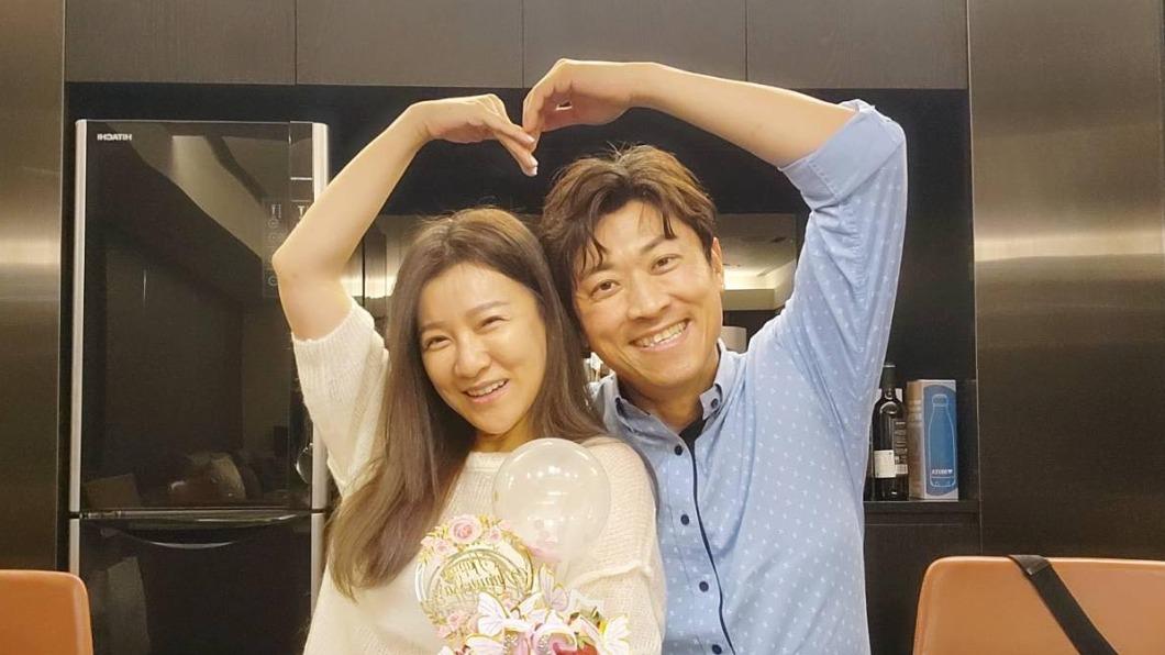 侯昌明、曾雅蘭結婚22年，感情依舊恩愛。（圖／翻攝自侯昌明臉書）