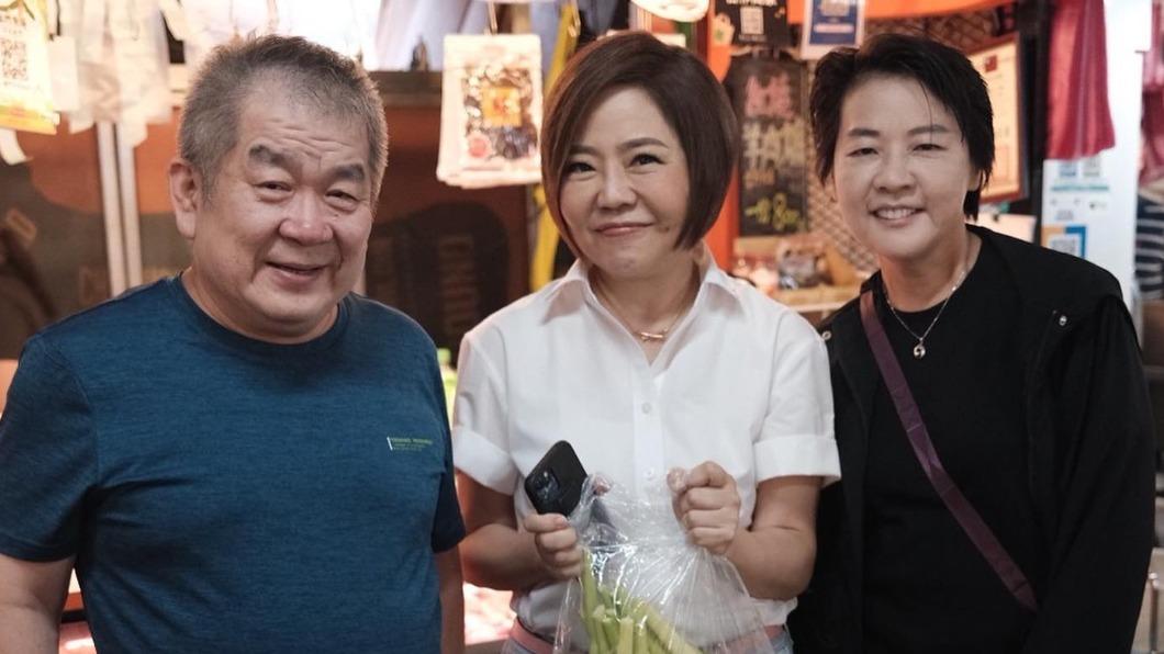 于美人與黃珊珊同框。(圖/翻攝自于美人臉書)