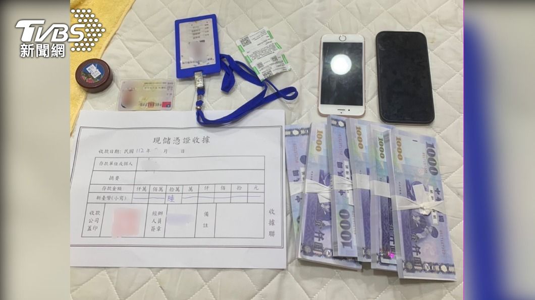 警方查扣假證件、手機、贓款。（圖／TVBS）