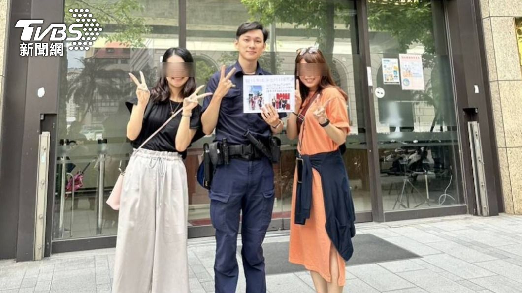 櫻花妹弄丟錢包！帥警大方借1萬　她們樂放天燈不忘感謝