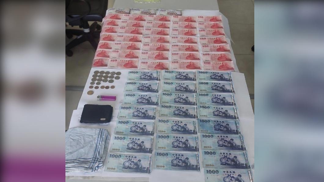 警方在死者陳男身上發現2萬7千多元的現金(圖/警方提供)