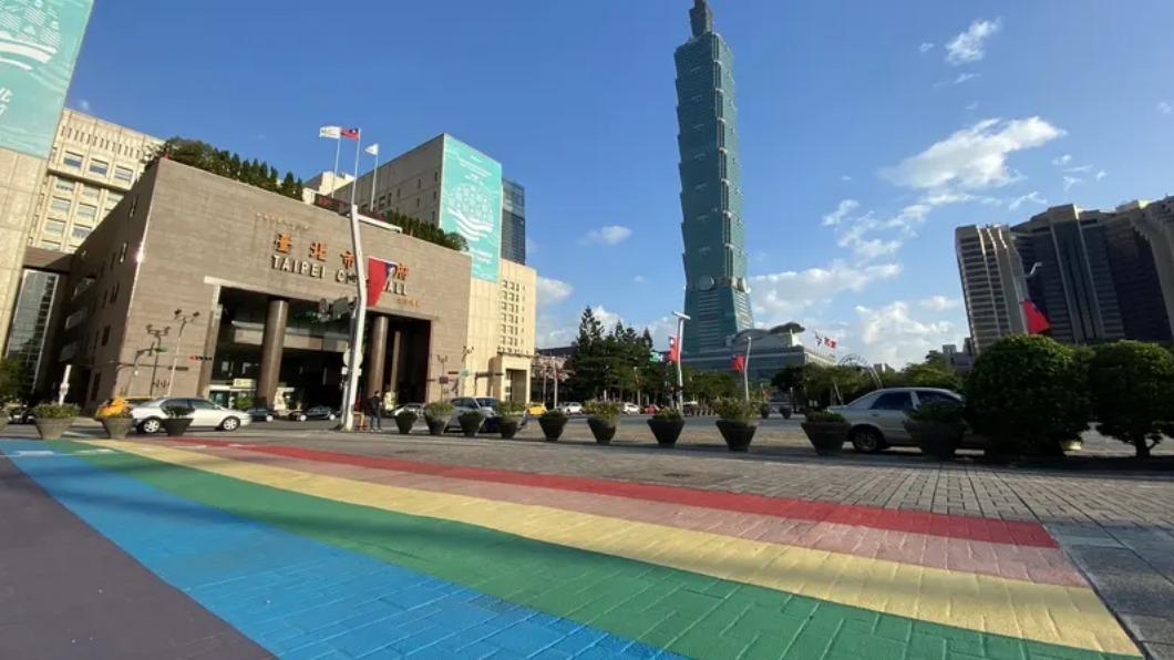 手刀搶！旅遊電商推「驕傲月方案」　買飯店送高鐵5折券
