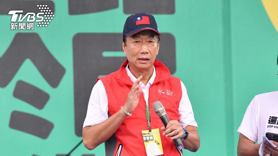 郭台銘自曝過去半年有2次差點被大車撞到。(圖/胡瑞麒攝)