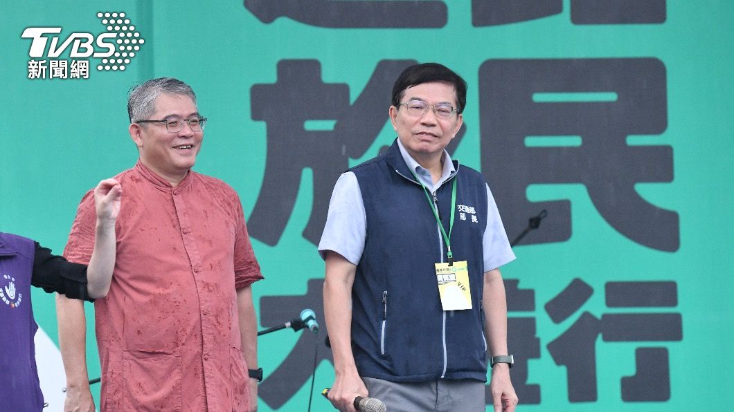 現身「還路於民」遭嗆下台 交通部長鞠躬致歉:這幾年做不夠好