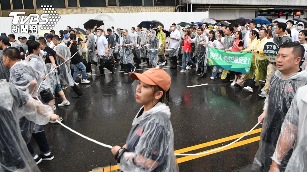 賴清德出席「還路於民」大遊行。(圖/潘建樺攝)