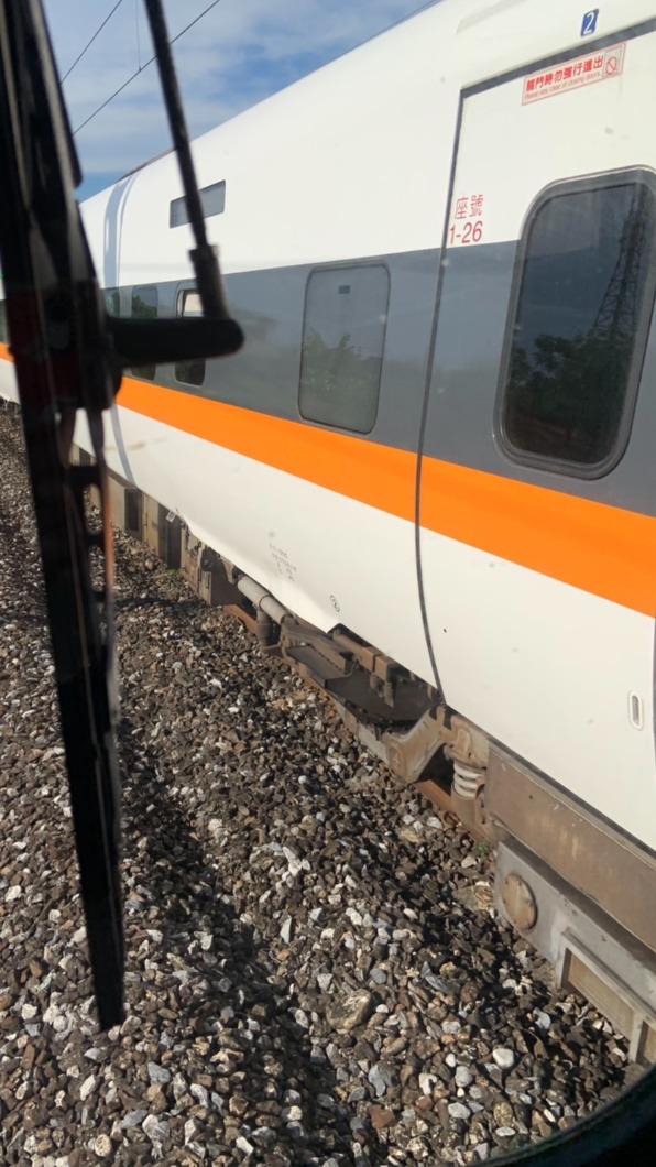太魯閣號401次列車因車禍受影響。(圖/讀者提供)