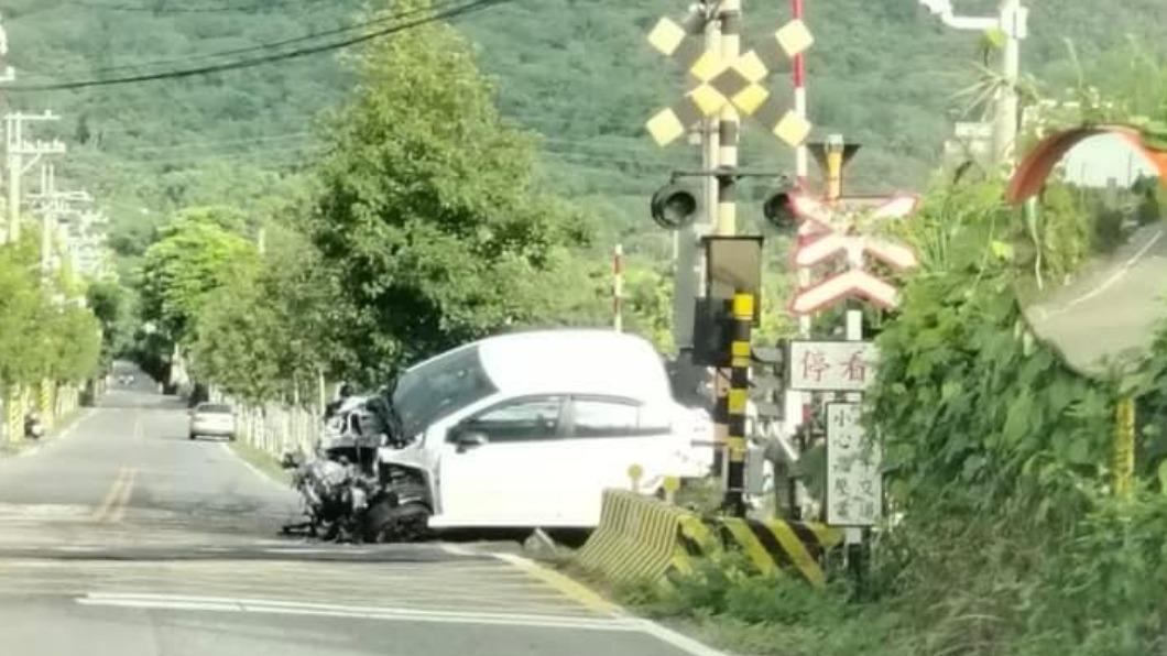 車頭全爛!花蓮轎車撞上太魯閣號 東正線單側雙向通行