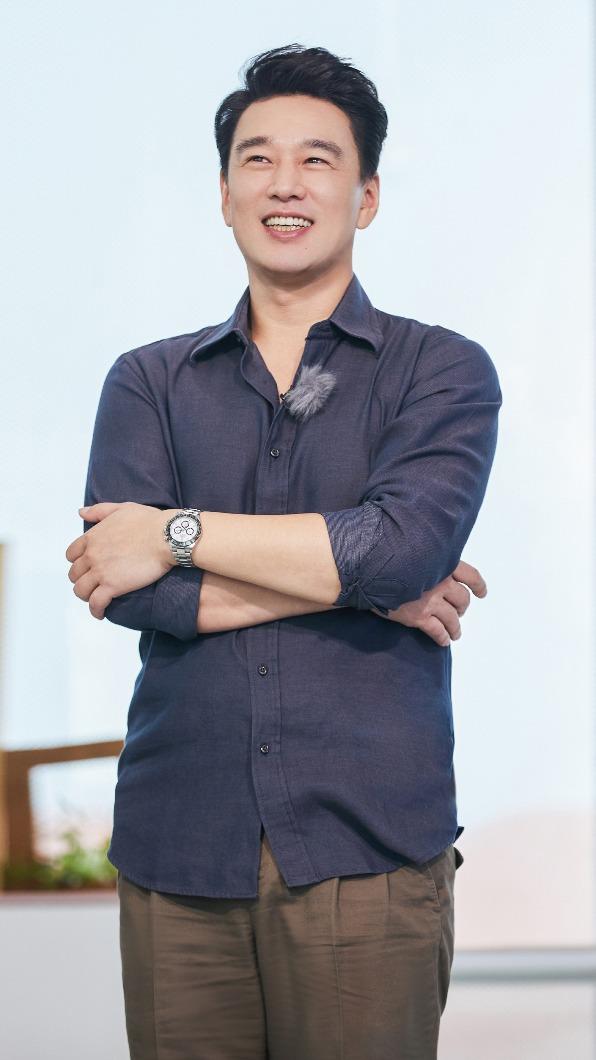 王耀慶參與陸綜《披荊斬棘的哥哥》第3季。(圖/翻攝自王耀慶工作室微博)
