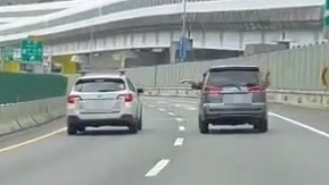 台64線危險逼車、蛇行挨轟「高架猴」 警:最高罰3萬6