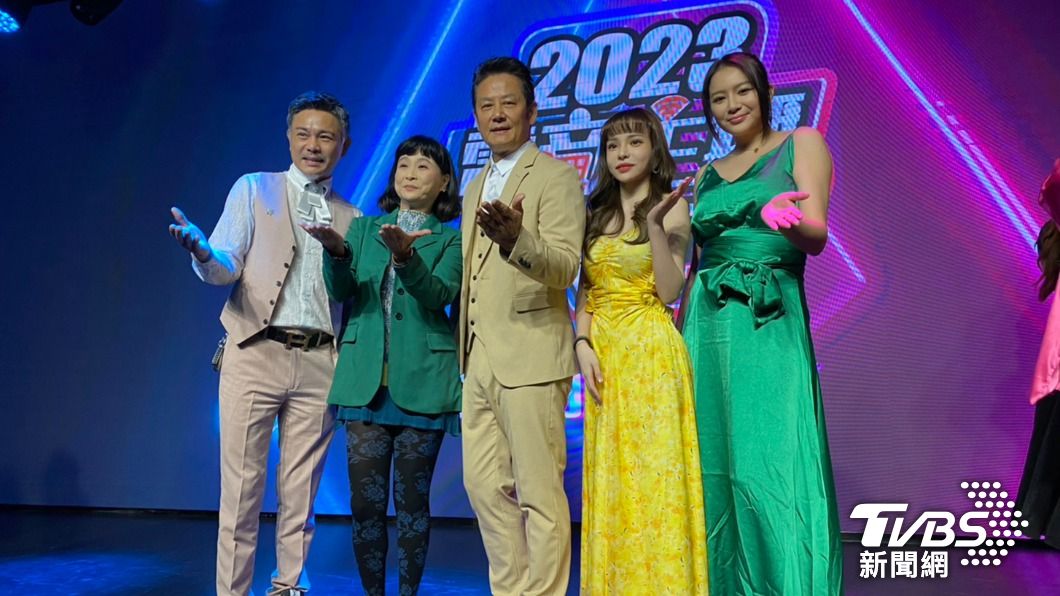 何冠穎(左起)、馬妞、徐乃麟、詩亞(斯亞)和李妍瑾日前出席記者會。(圖/林彥君攝)