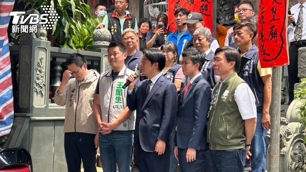 賴清德赴大安區參拜火聖廟。（圖／黃宣尹攝）
