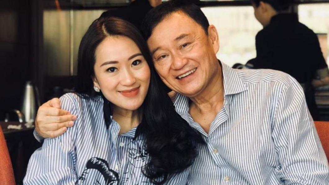 泰國前總理戴克辛(Taksin Shinawatra/圖右)與么女貝東塔(Paetongtarn Shinawatra/圖左)。(圖/翻攝自thetimes)