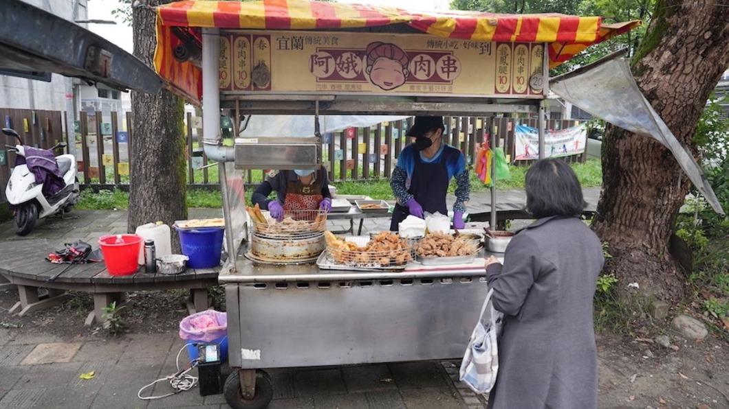 「馬賽阿娥肉串」位於蘇澳文化國中旁。（圖／算命的說我很愛吃提供）