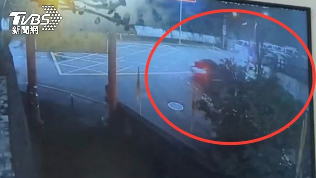 有片/都說「禁止進入」!男撞爆清潔隊告示牌、貨車落跑